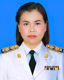 นางนฤพัณ  สุระพิน